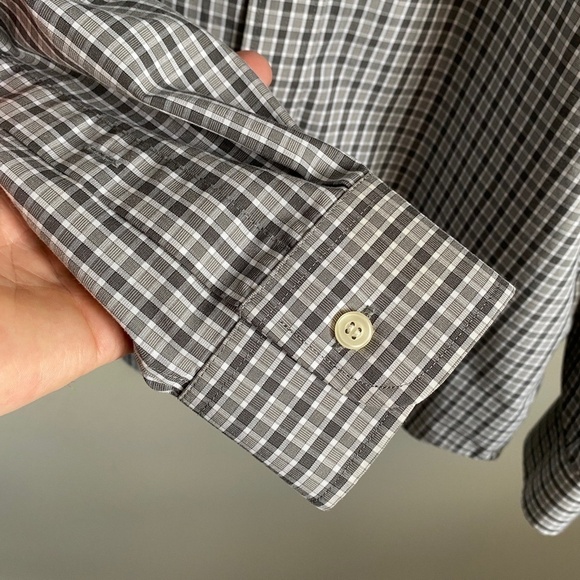 Dockers Men's Classic Fit Gray Checker Long Sleeve Button Up Shirt Size Medium - Picture 3 of 12